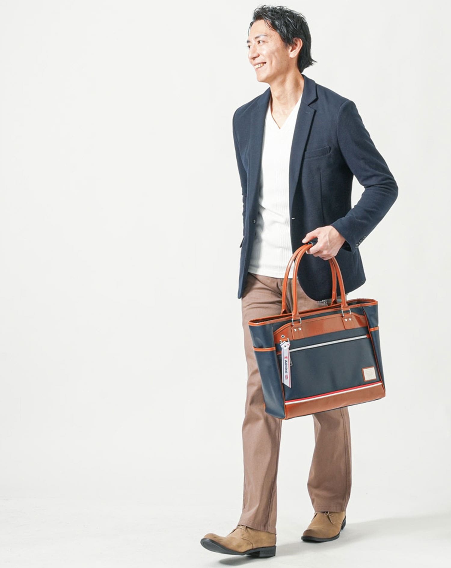 未使用級✨ アルマーニジーンズ トートバッグ ビジネスバッグ PUレザー 未使用級✨ アルマーニジーンズ トートバッグ ビジネスバッグ PU