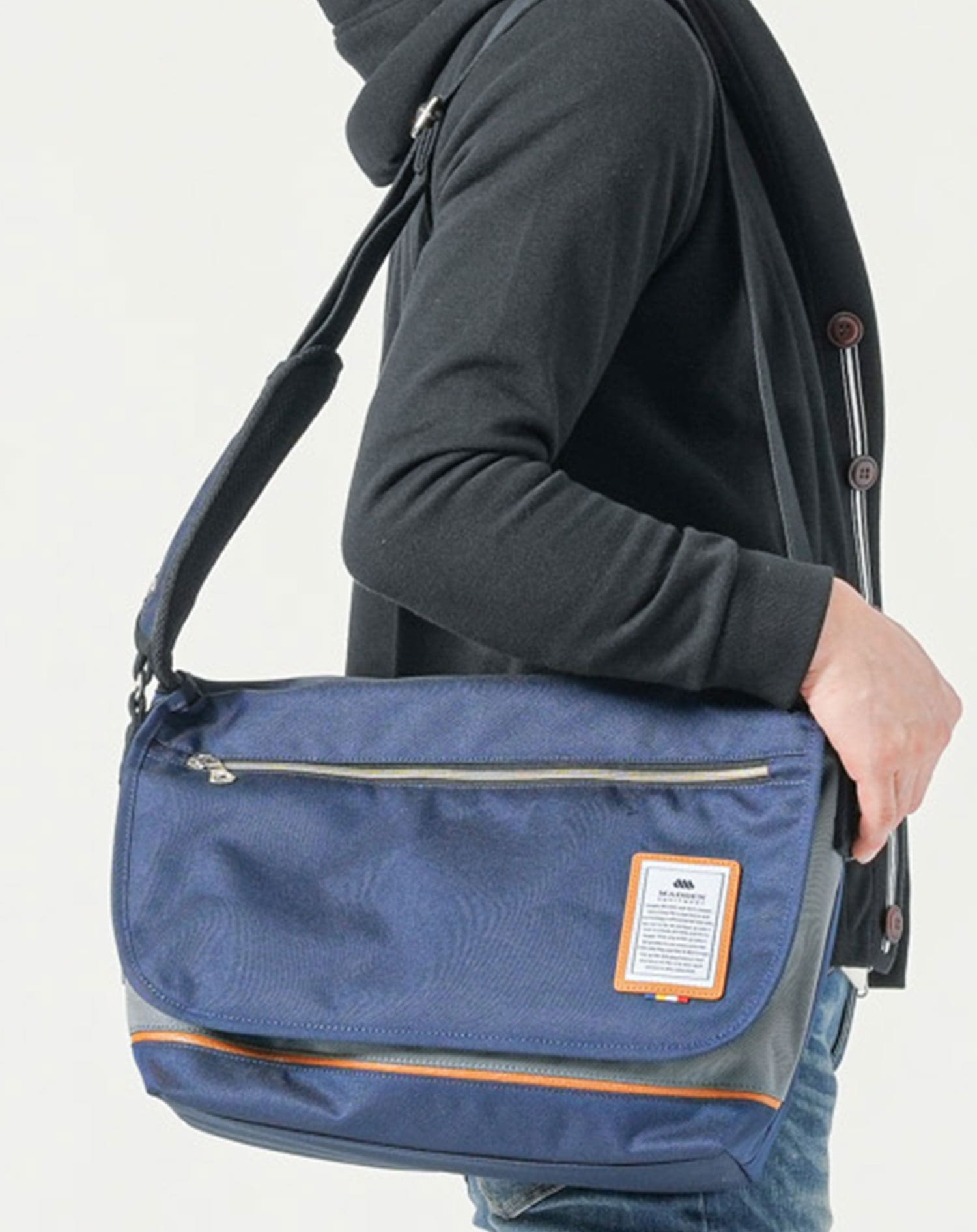 軽量・撥水加工メッセンジャーバッグ ショルダーバッグ メッセンジャー