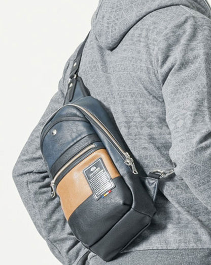 PUレザー縦型ボディバッグ