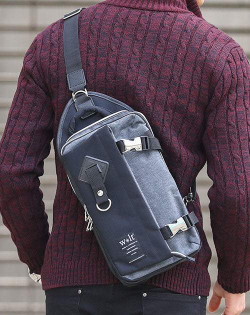 40代メンズの正しいボディバッグのかける位置