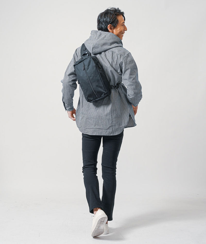 ダイヤルロック付き撥水加工ボディバッグ ｜ メンズファッション通販