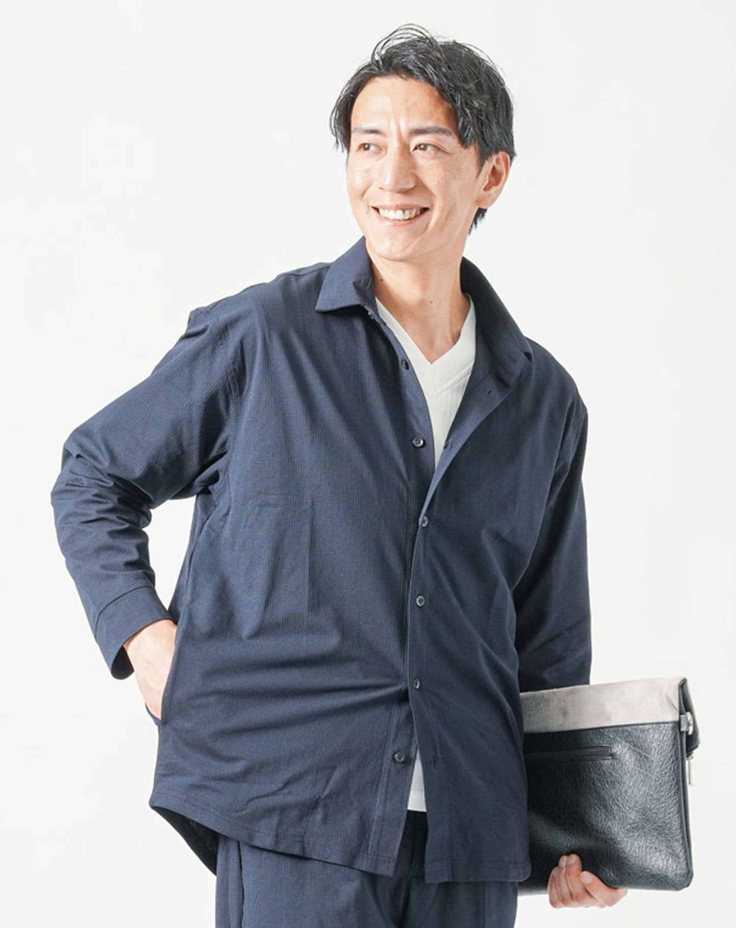 ネイビー　H183cmW63kg 着用サイズ:Ｌ