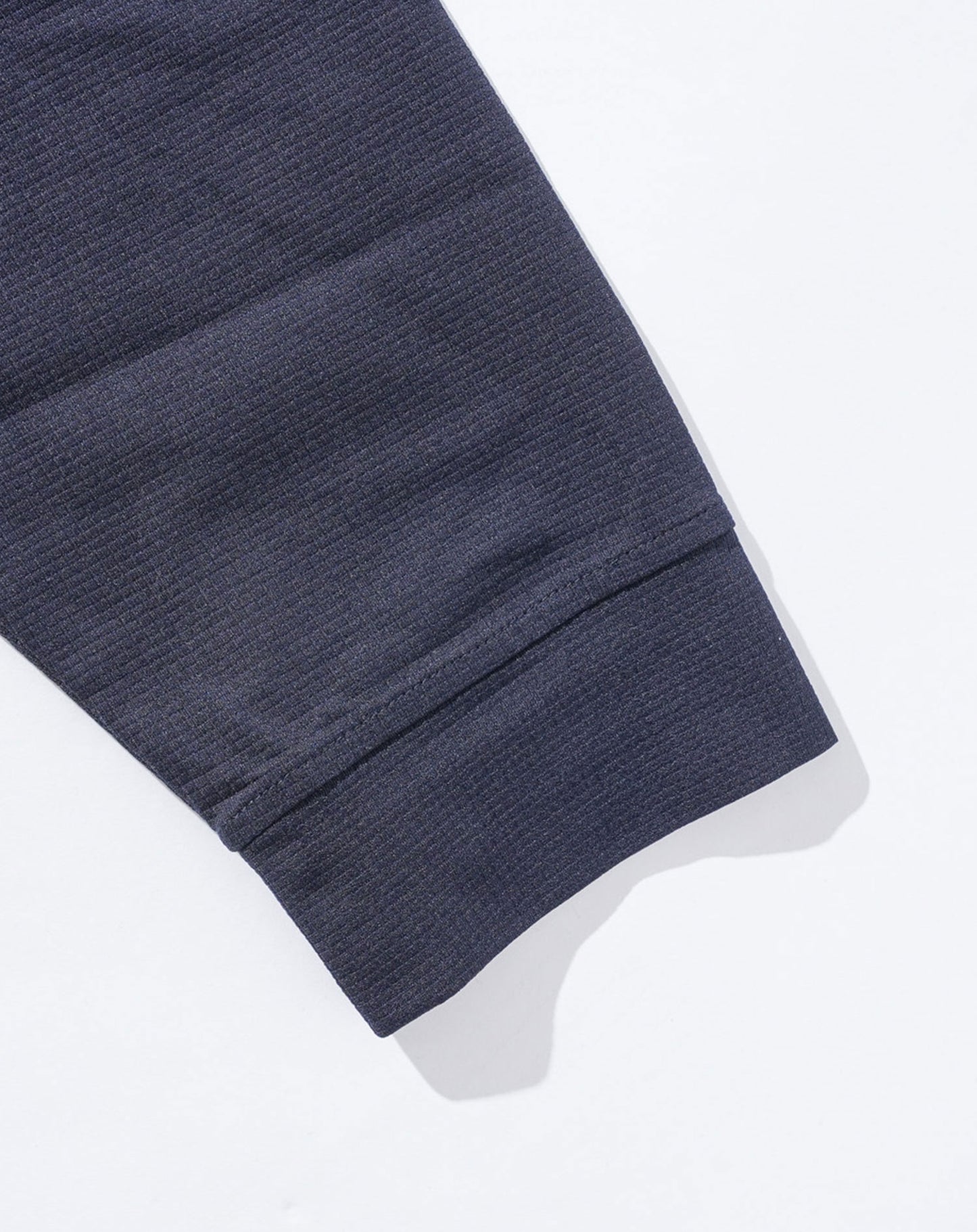 セットアップ　ブレサブルクール長袖シャツアウター×テーパードトラウザーパンツ