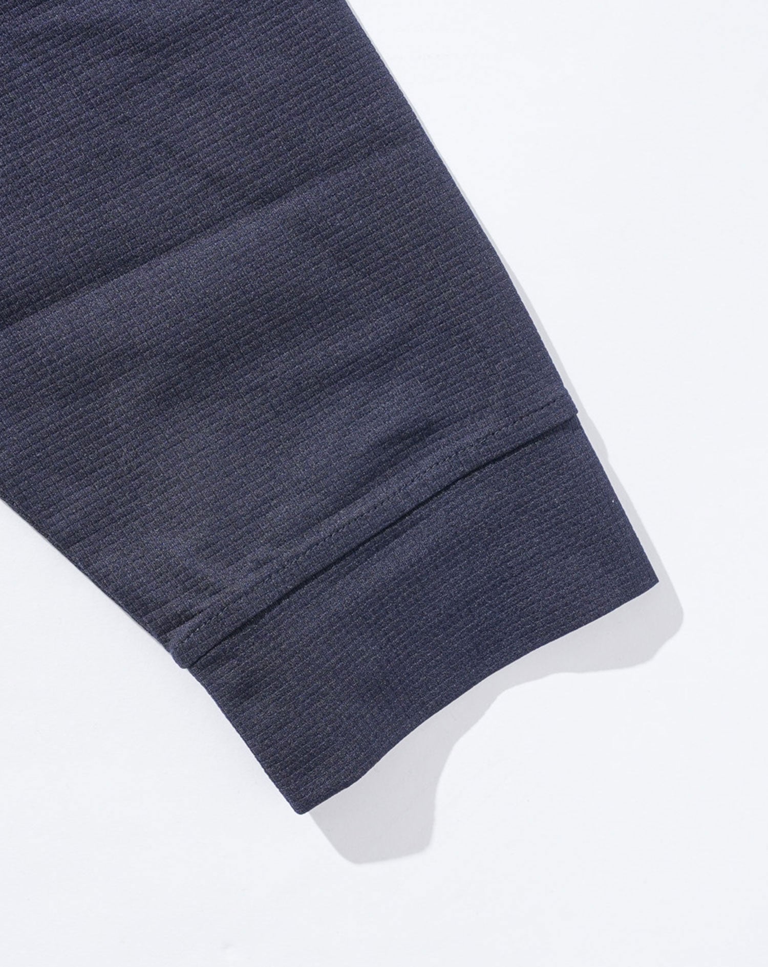 セットアップ　ブレサブルクール長袖シャツアウター×テーパードトラウザーパンツ