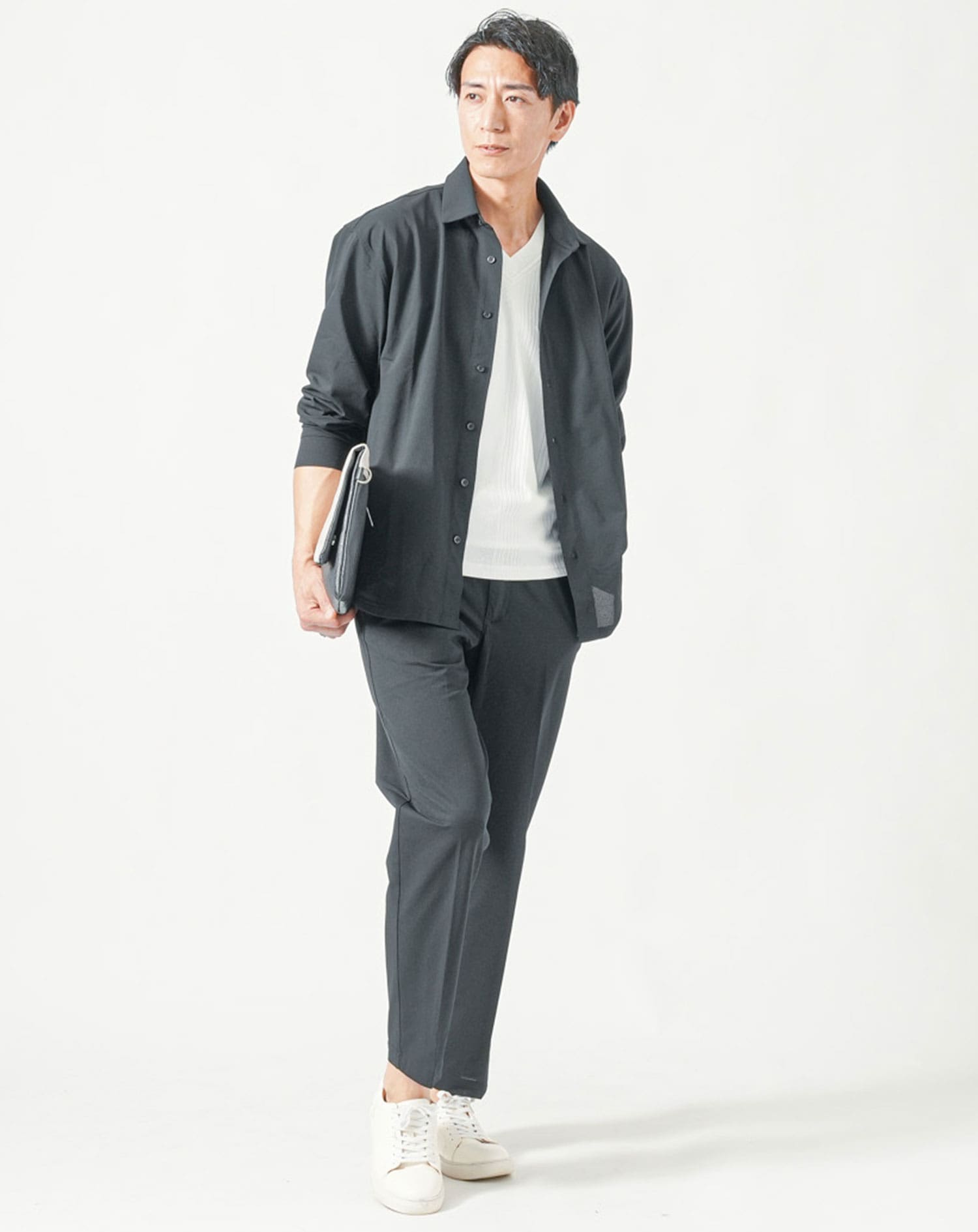 セットアップ　ブレサブルクール長袖シャツアウター×テーパードトラウザーパンツ