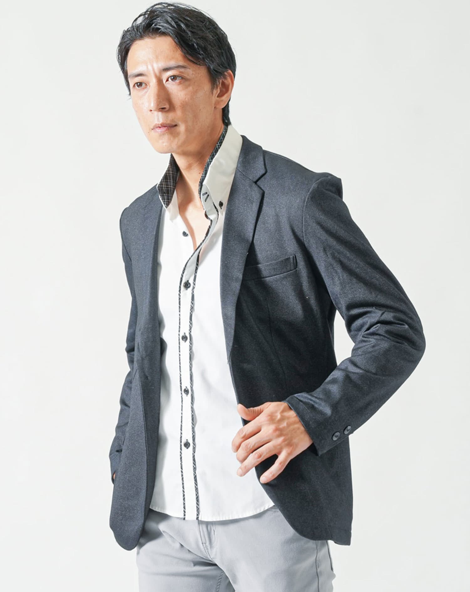 なめらか素材スリム見え長袖テーラードジャケット