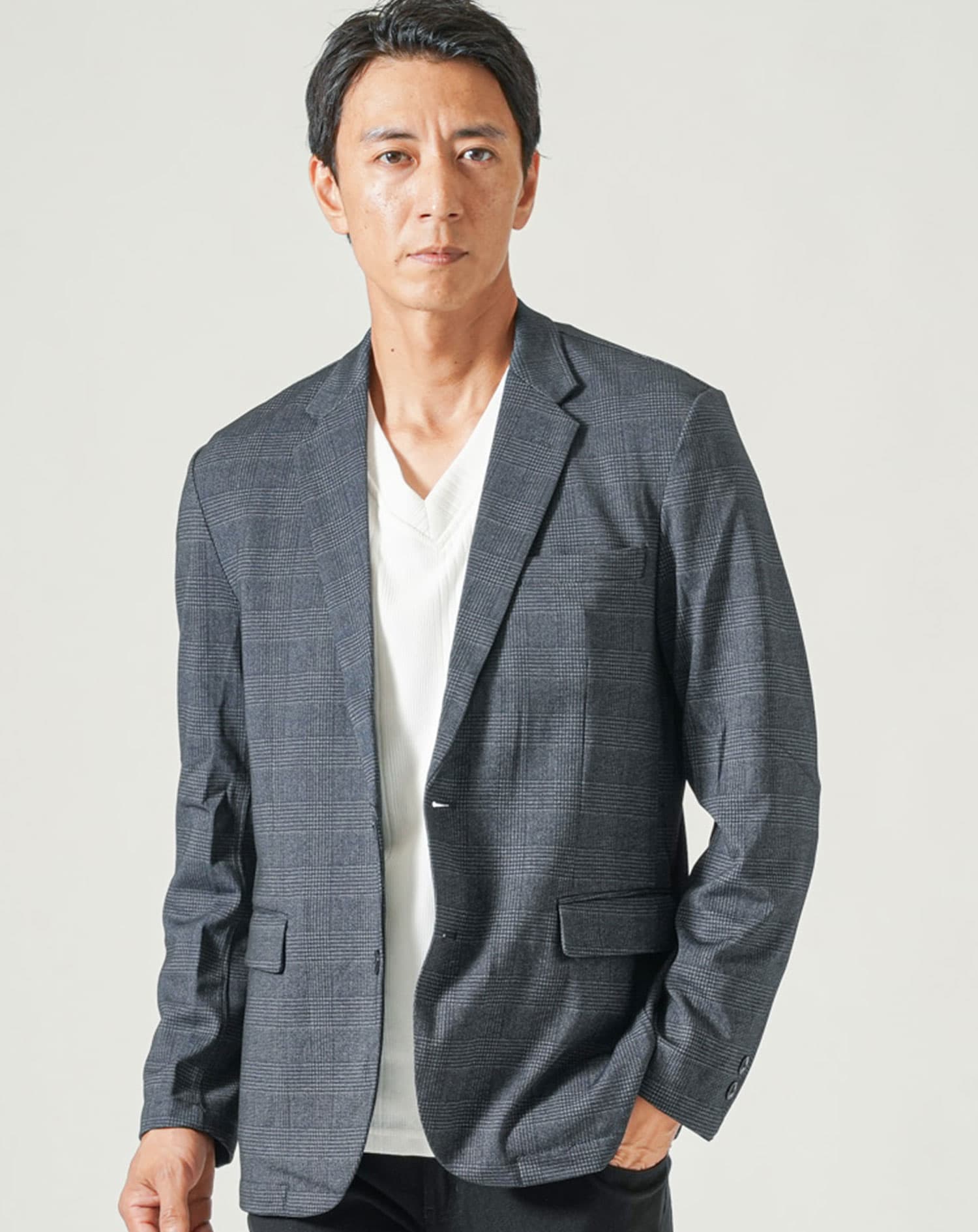 なめらか素材スリム見え長袖テーラードジャケット