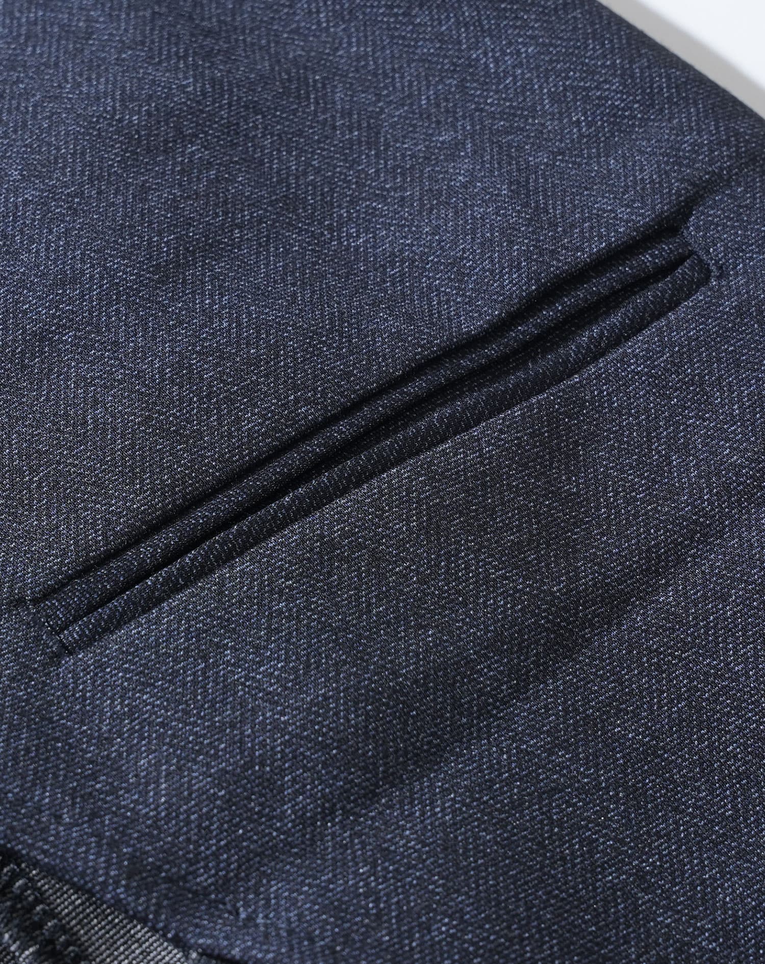 なめらか素材スリム見え長袖テーラードジャケット