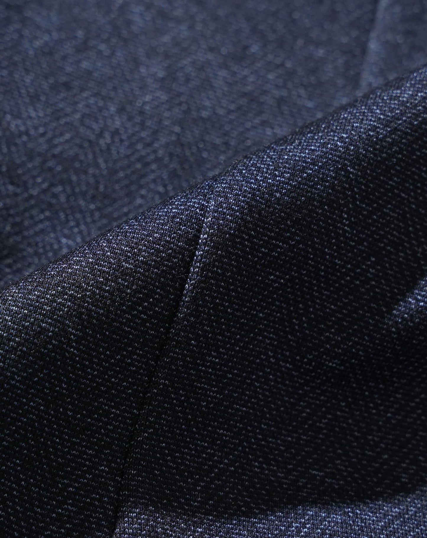 なめらか素材スリム見え長袖テーラードジャケット