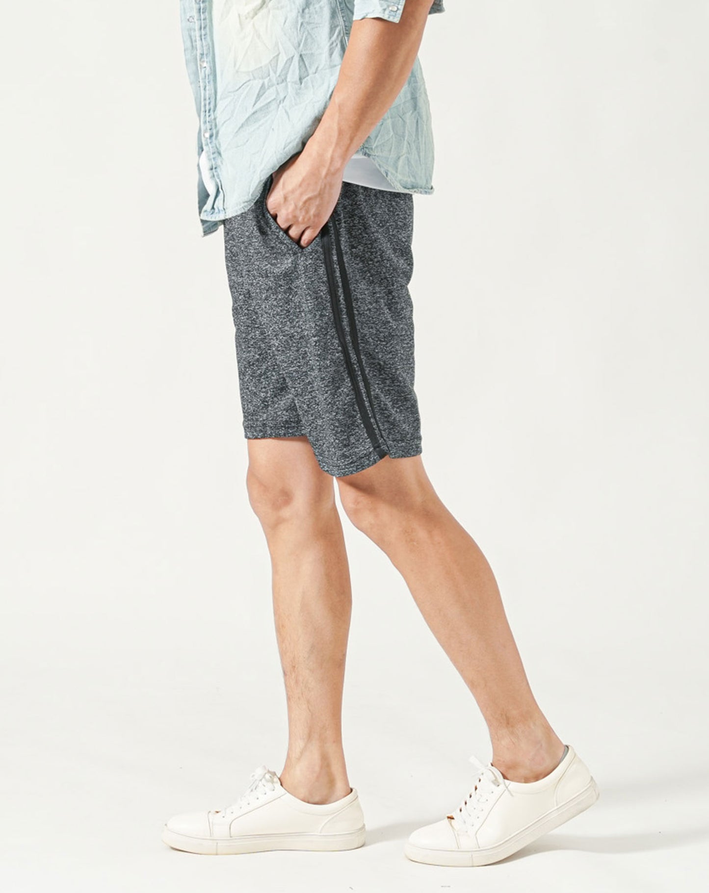 杢チャコールグレー×ブラック　H183cmW63kg 着用サイズ:Ｌ