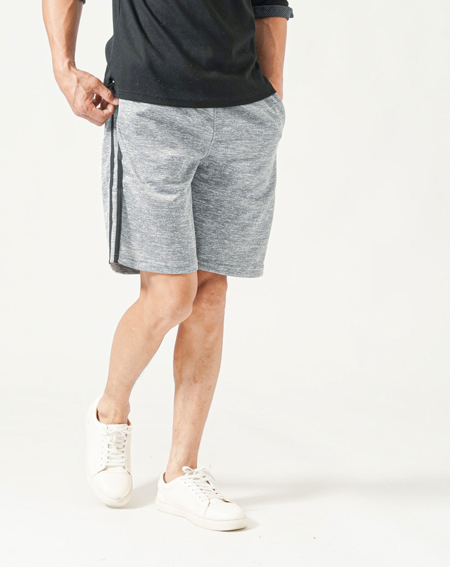 杢グレー×ブラック　H183cmW63kg 着用サイズ:Ｌ