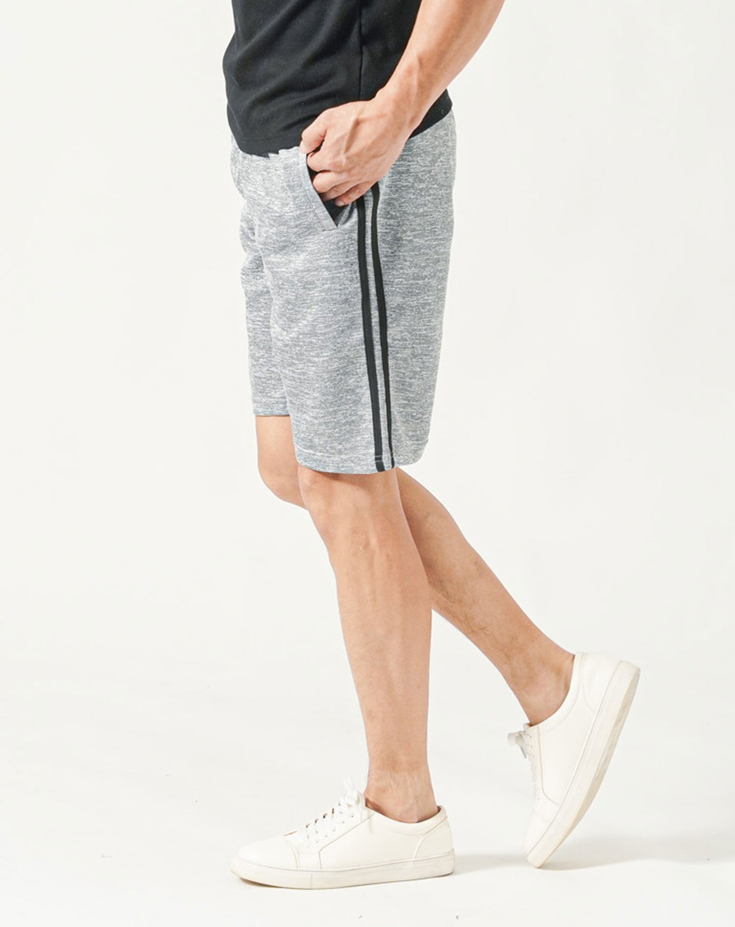 杢グレー×ブラック　H183cmW63kg 着用サイズ:Ｌ