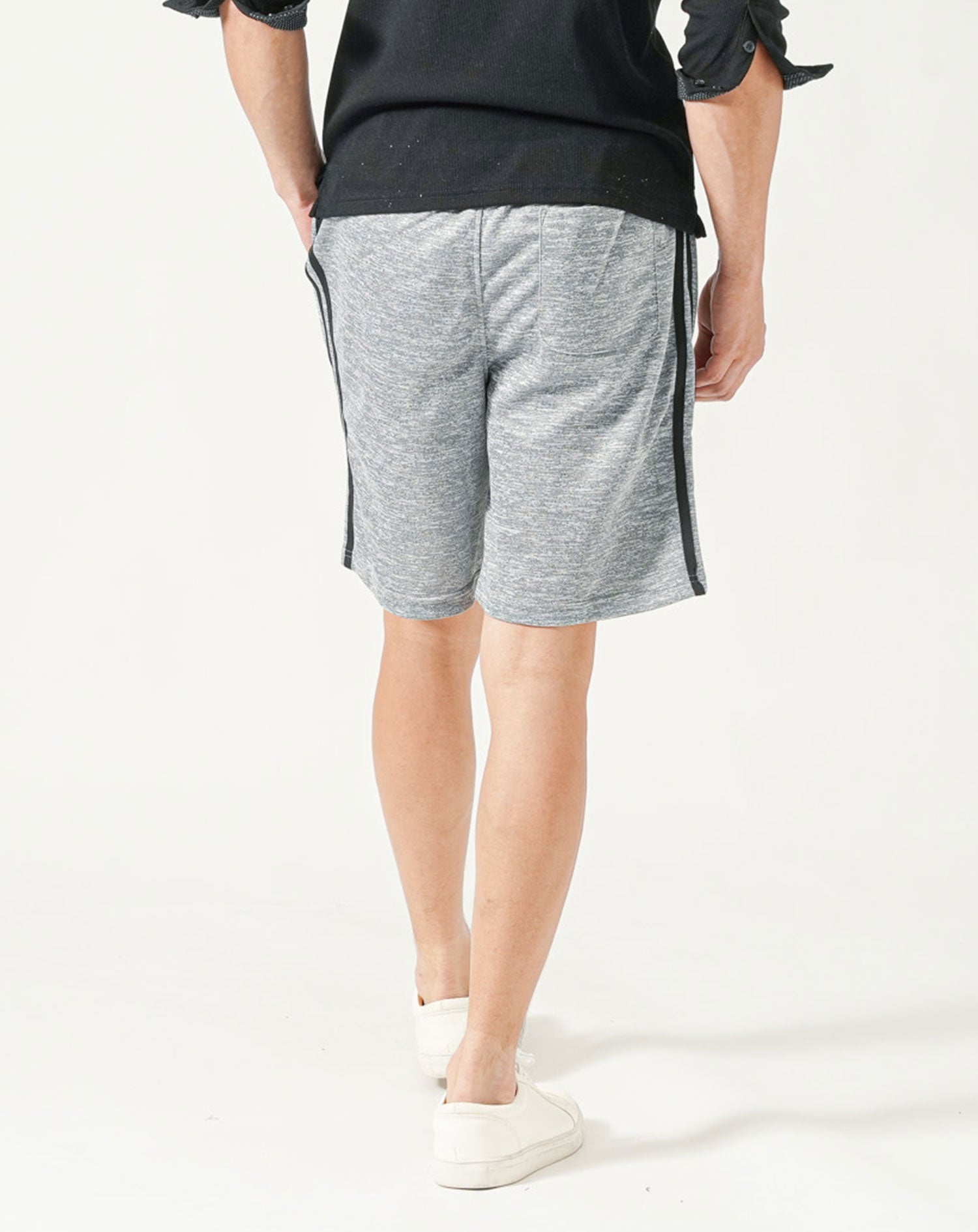 杢グレー×ブラック　H183cmW63kg 着用サイズ:Ｌ