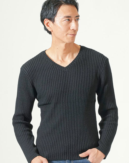 着丈短めでスマートに見える二重臼リブ編みストレッチVネックニットTシャツ