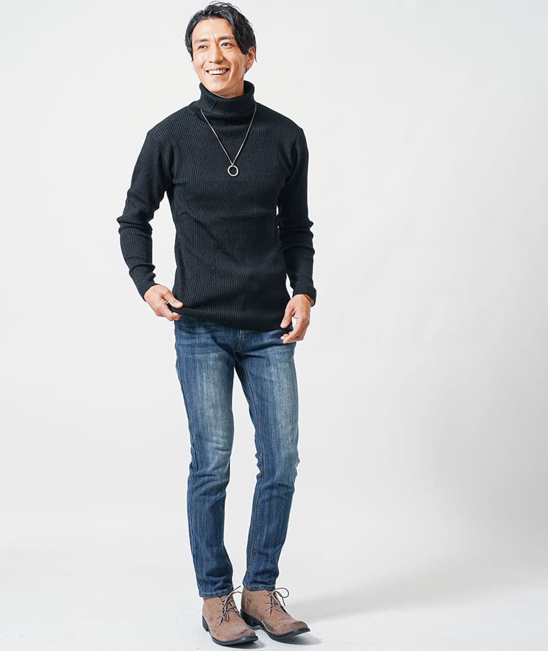 日本製　ウール混スリムフィット伸縮性抜群タートルネック