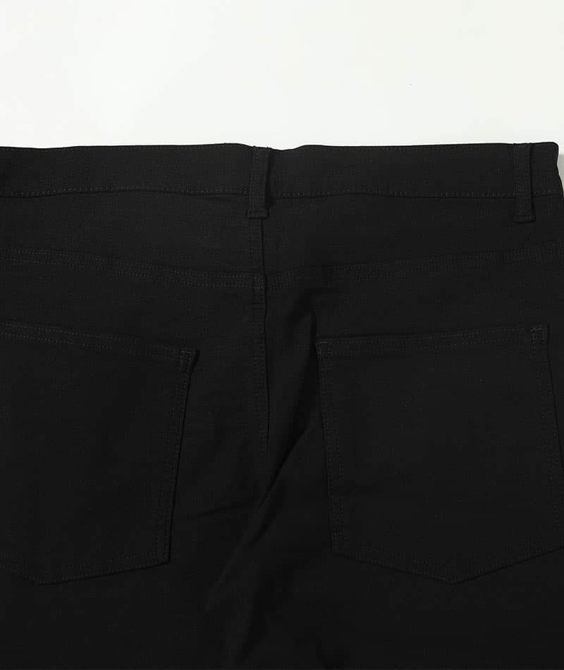色褪せしにくく動きやすいストレッチ素材スキニーチノパンツ
