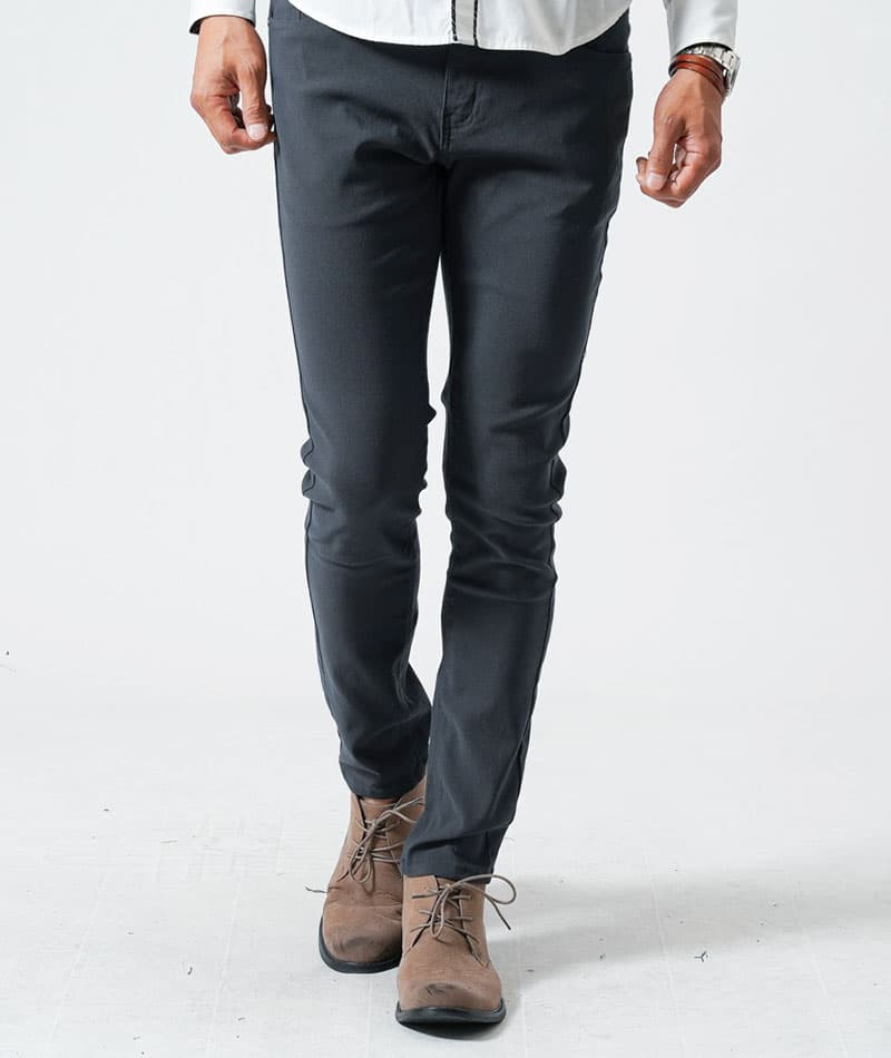 動きやすいストレッチ素材スキニーチノパンツ(チャコール)