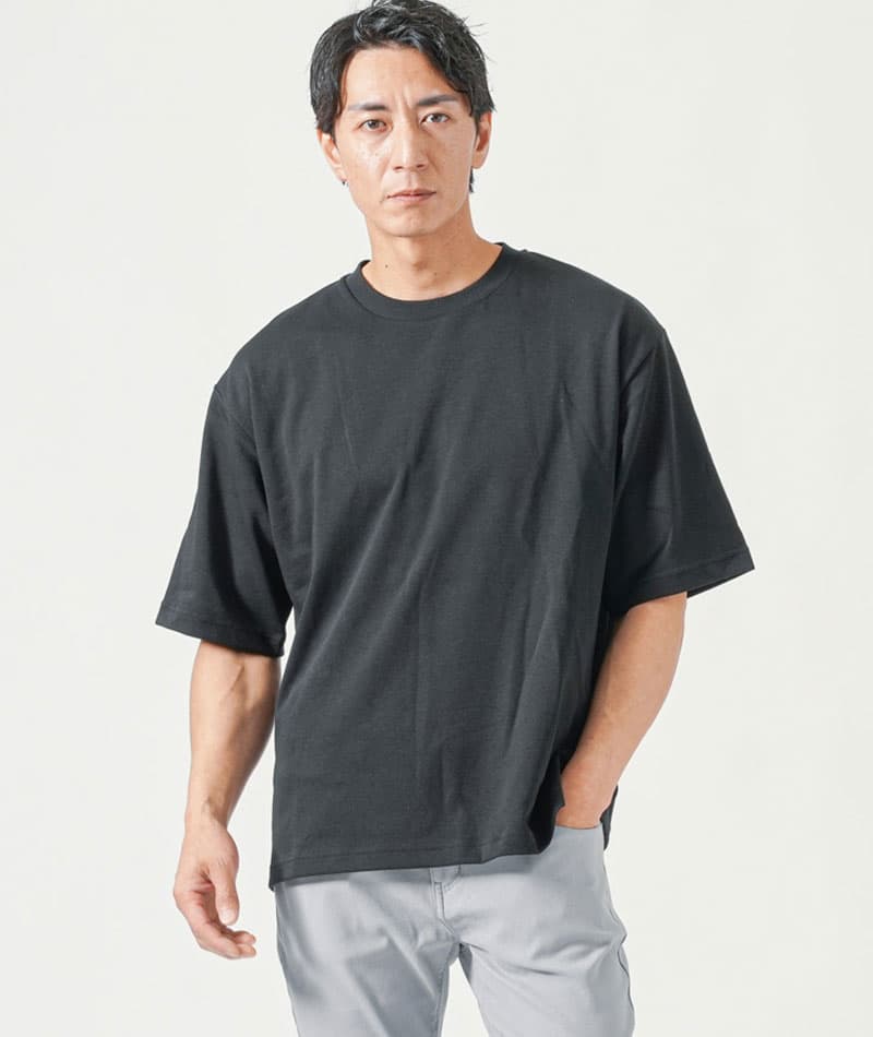 お腹ぽっこりがうまく隠せる体型カバーTシャツ