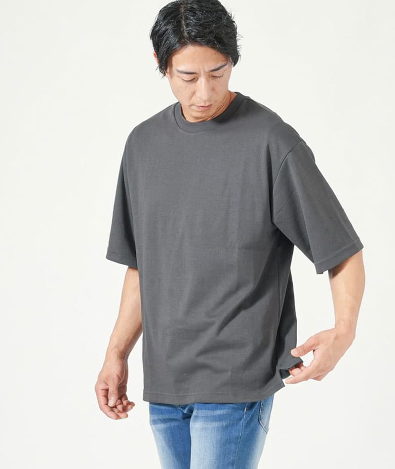 お腹ぽっこりがうまく隠せる体型カバーTシャツ