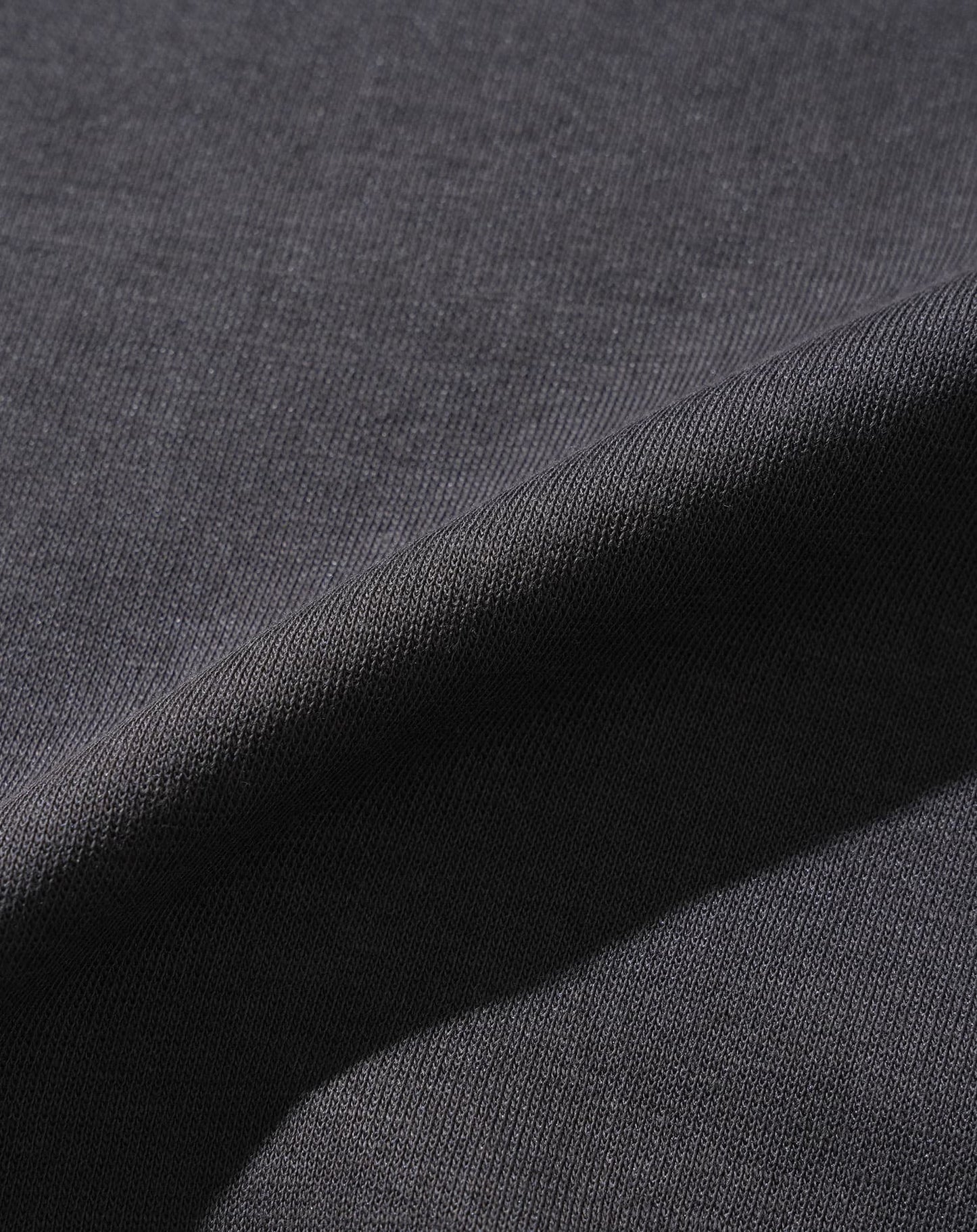 お腹ぽっこりがうまく隠せる体型カバーTシャツ