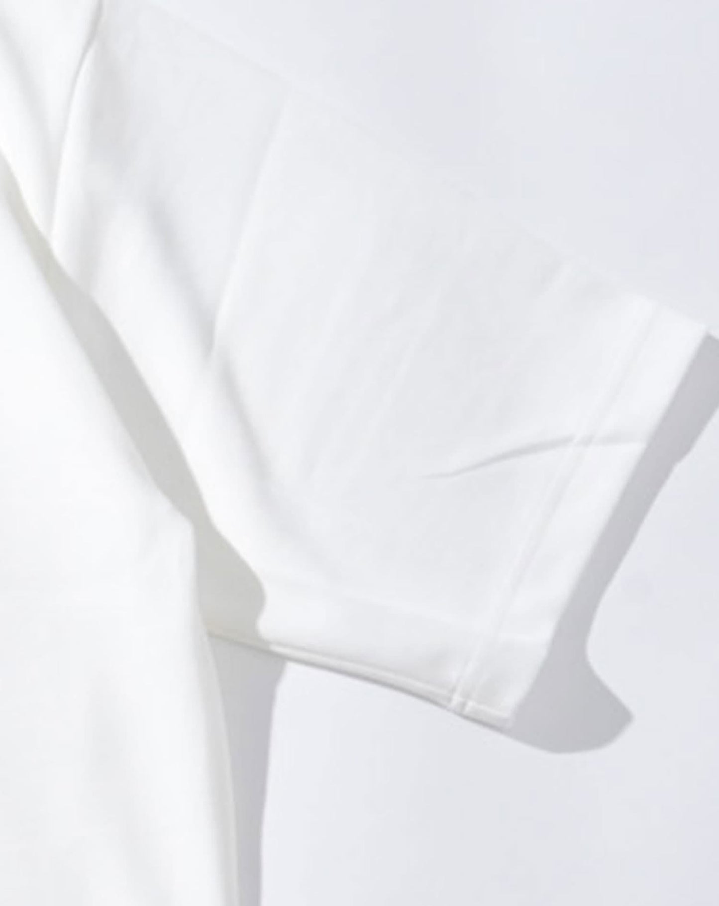 お腹ぽっこりがうまく隠せる体型カバーTシャツ