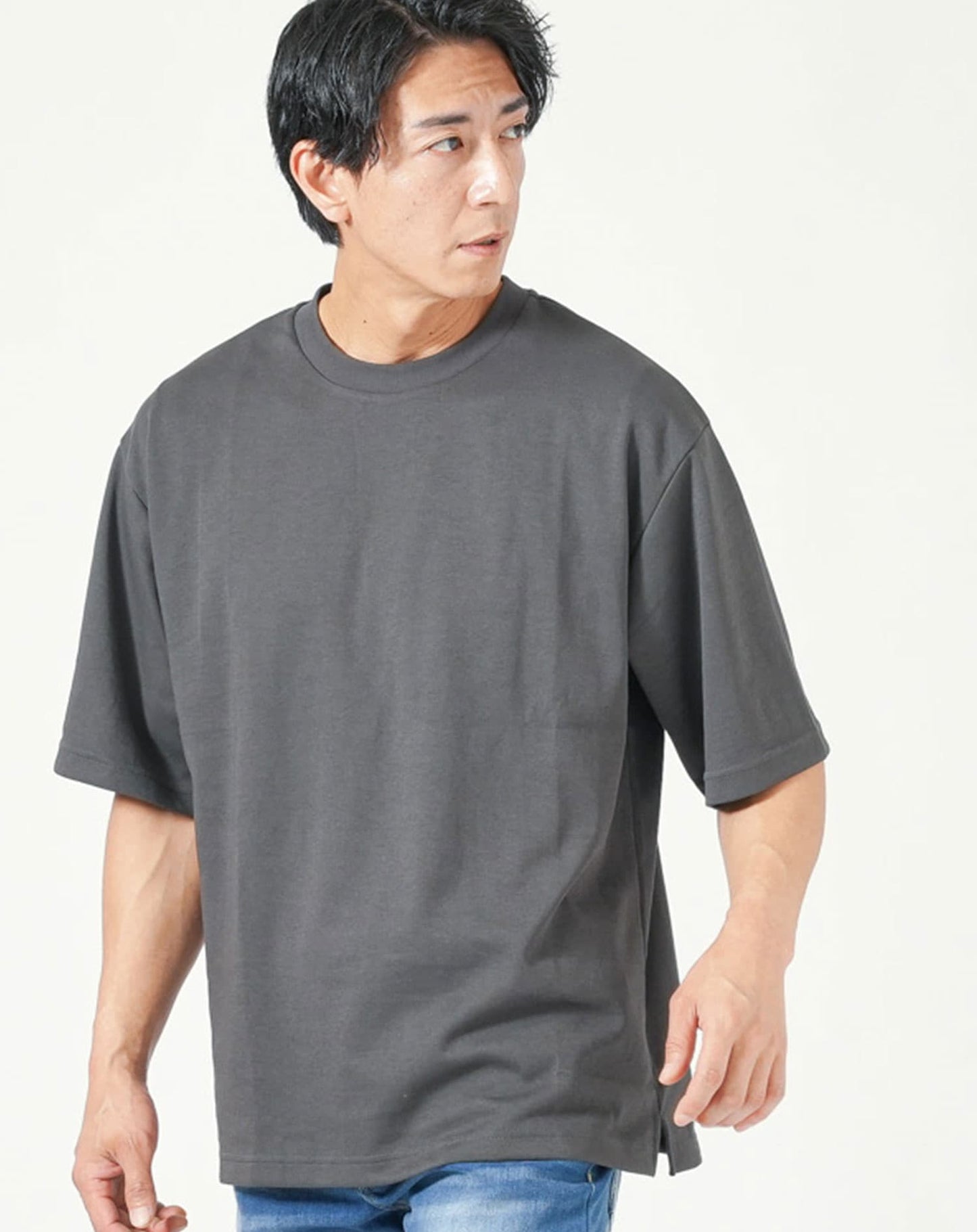 お腹ぽっこりがうまく隠せる体型カバーTシャツ