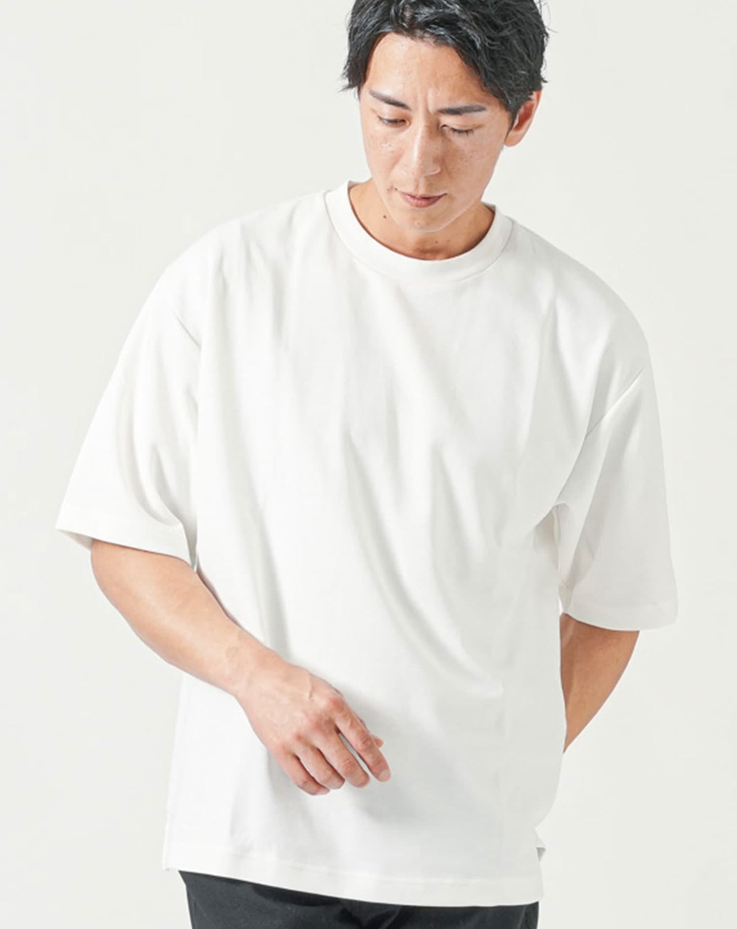 お腹ぽっこりがうまく隠せる体型カバーTシャツ