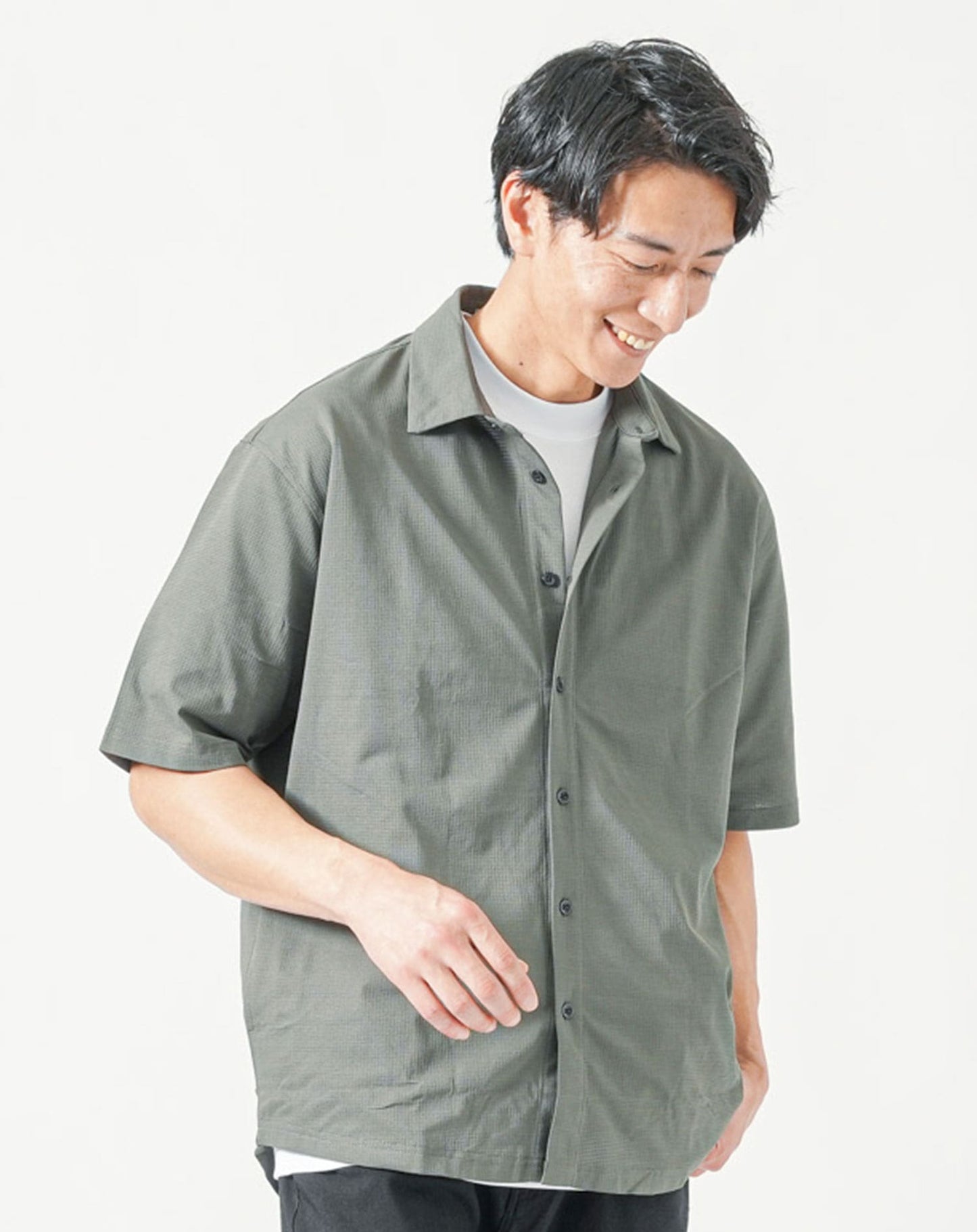 夏の体型カバーに使える風通し約5倍ブレサブルクール半袖ストレッチシャツ