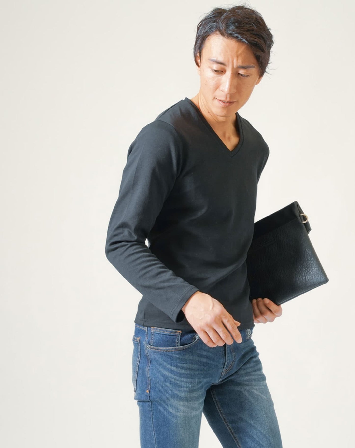 厚手生地スリムフィットストレッチ長袖VネックTシャツ