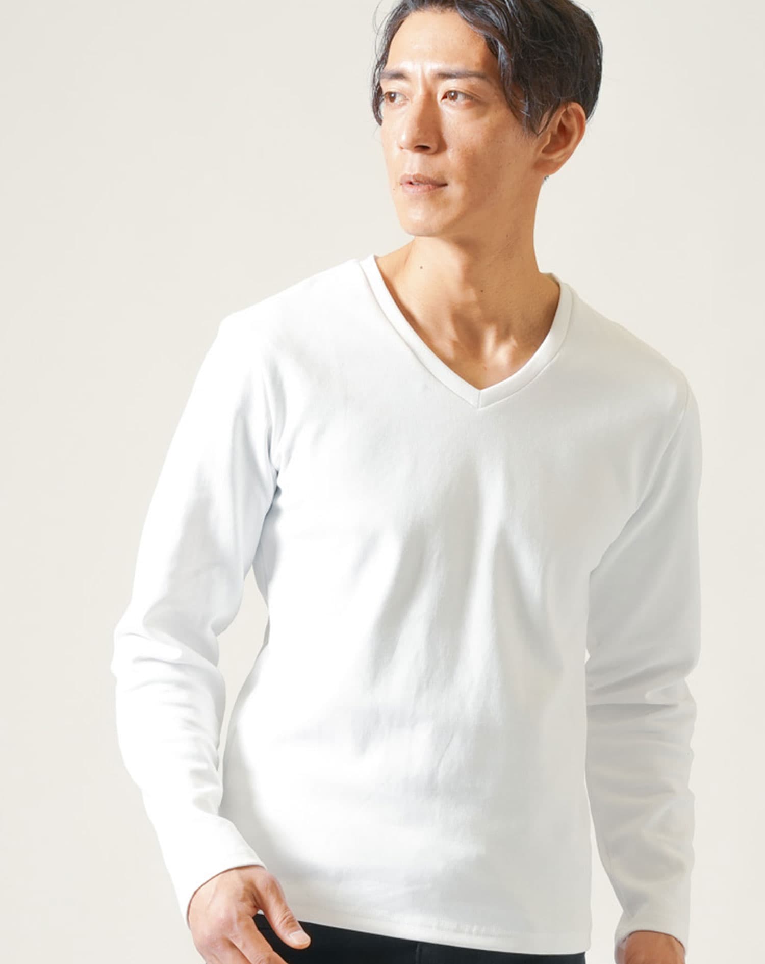 厚手生地スリムフィットストレッチ長袖VネックTシャツ