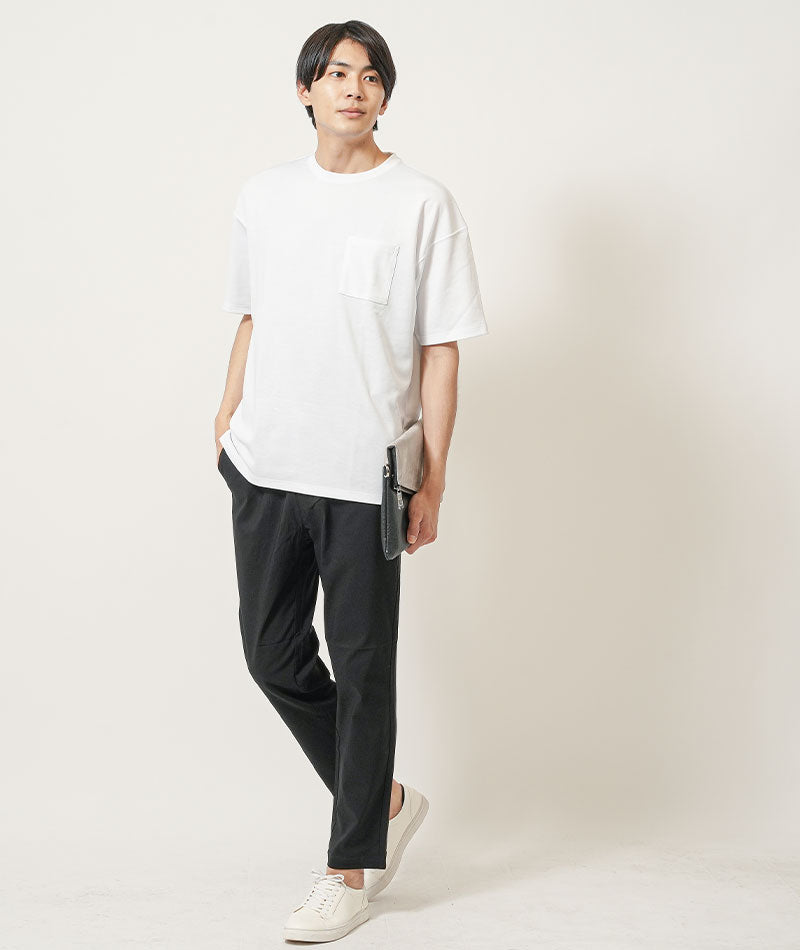 20代メンズ夏の3点コーデセット　白半袖Tシャツ×サックス半袖Tシャツ×黒スリムチノイージーパンツ