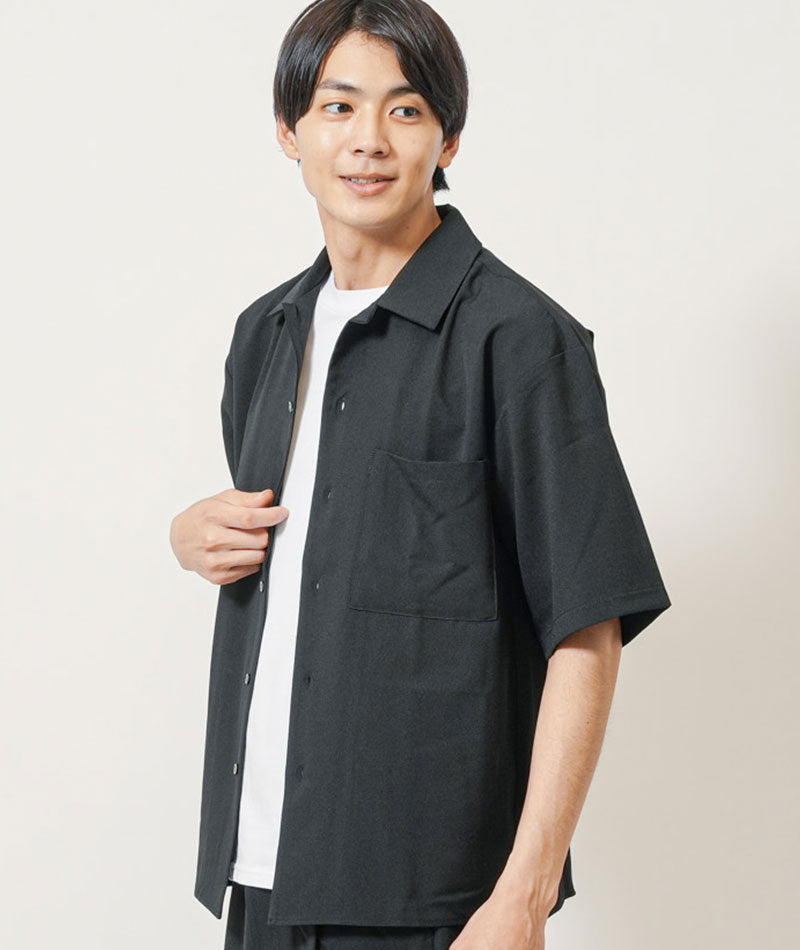 20代メンズ夏のセットアップ3点コーデセット　黒半袖オープンカラーシャツ×白半袖Tシャツ×黒テーパードイージーパンツ