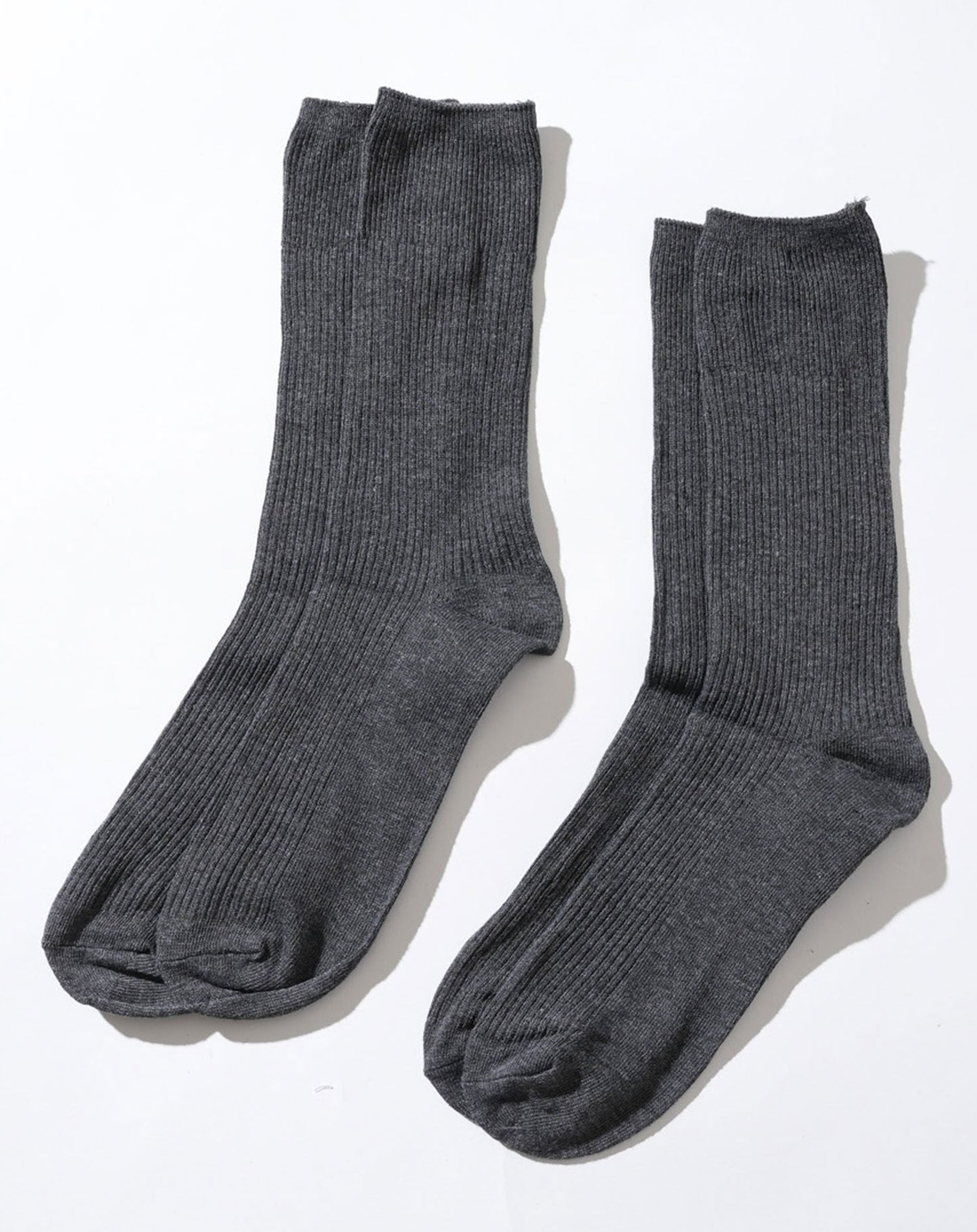 チャコールグレー