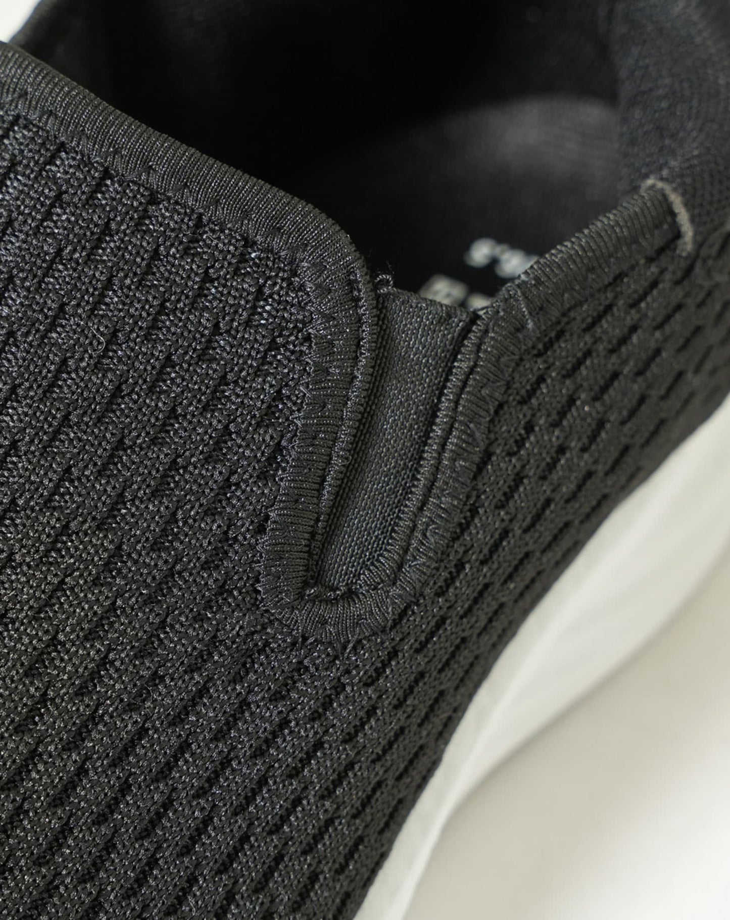 ハンズフリースリッポンスニーカー