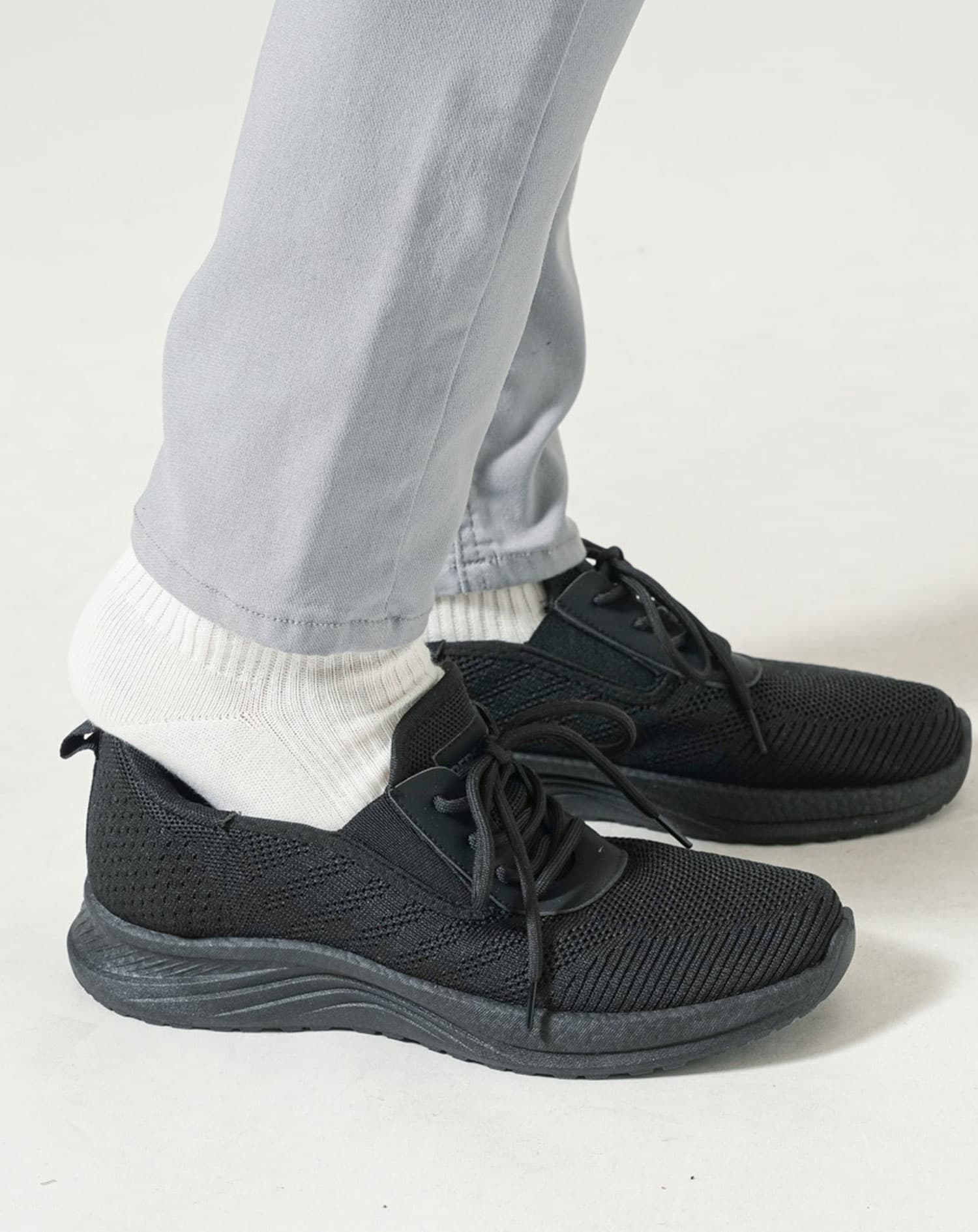 ハンズフリーレースアップスニーカー