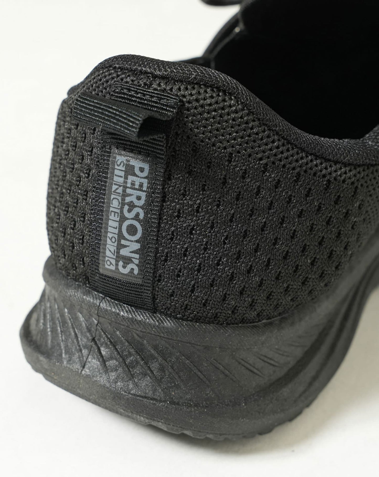 ハンズフリーレースアップスニーカー