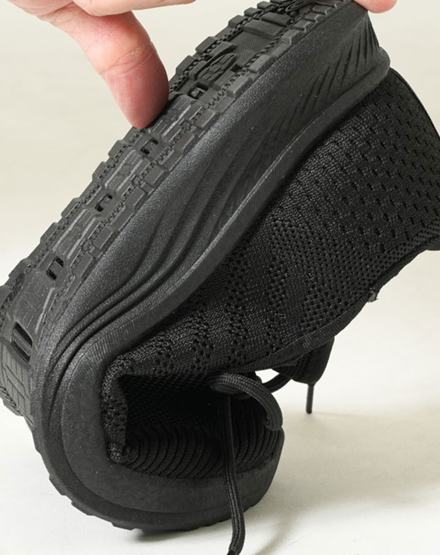 ハンズフリーレースアップスニーカー