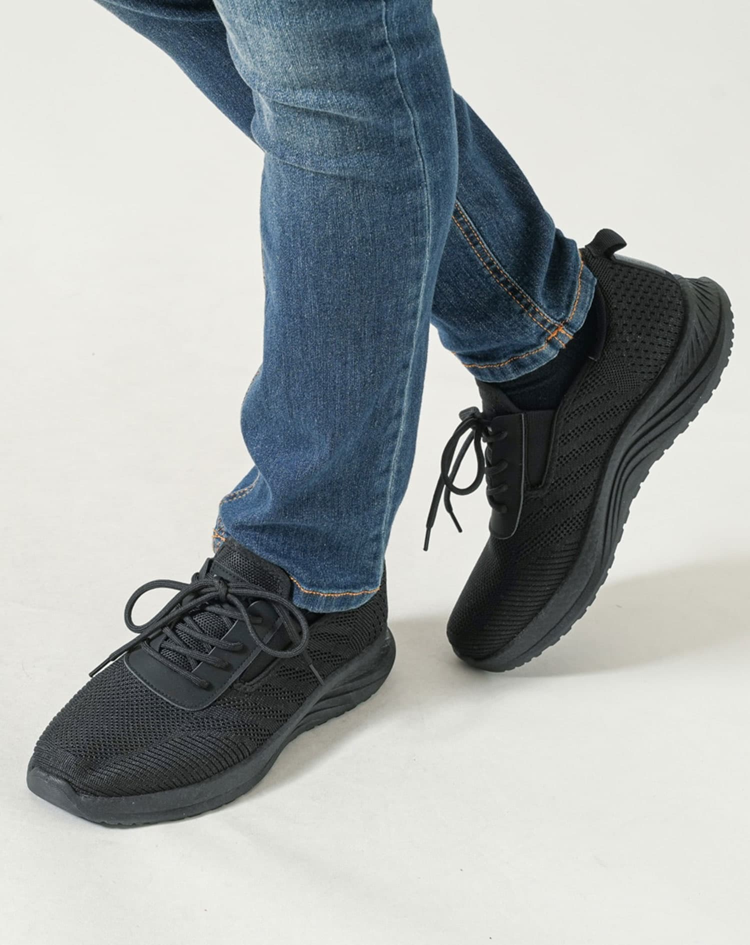 ハンズフリーレースアップスニーカー