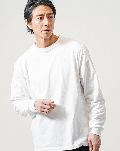 メンズにおすすめの白の長袖クルーネックTシャツ