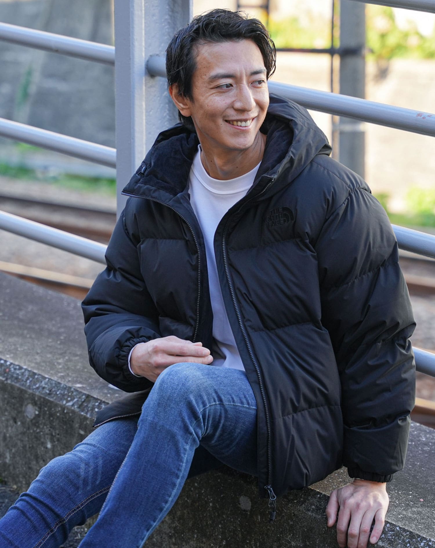 ブラック　H183cmW63kg 着用サイズ:Ｌ