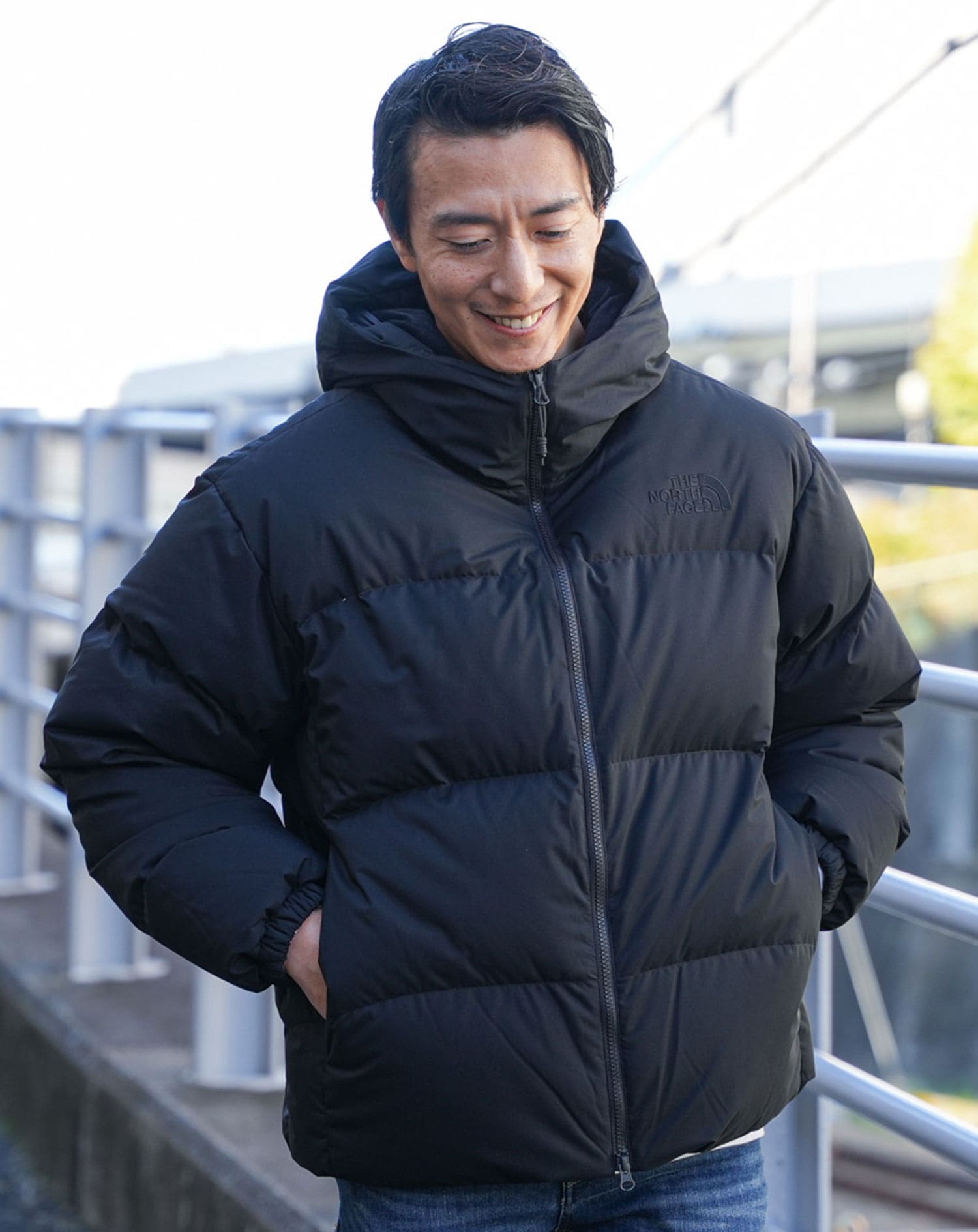 ザ・ノース・フェイス(THE NORTH FACE)フード付きフリームーブダウンジャケット ダウンジャケット アウター メンズ 人気 ブランド 冬  おしゃれ おすすめ スリム 細身 タイト ショート丈 丈短め コーデ 30代 40代 トレンド 流行り ｜ メンズファッション通販  MENZ-STYLE ...