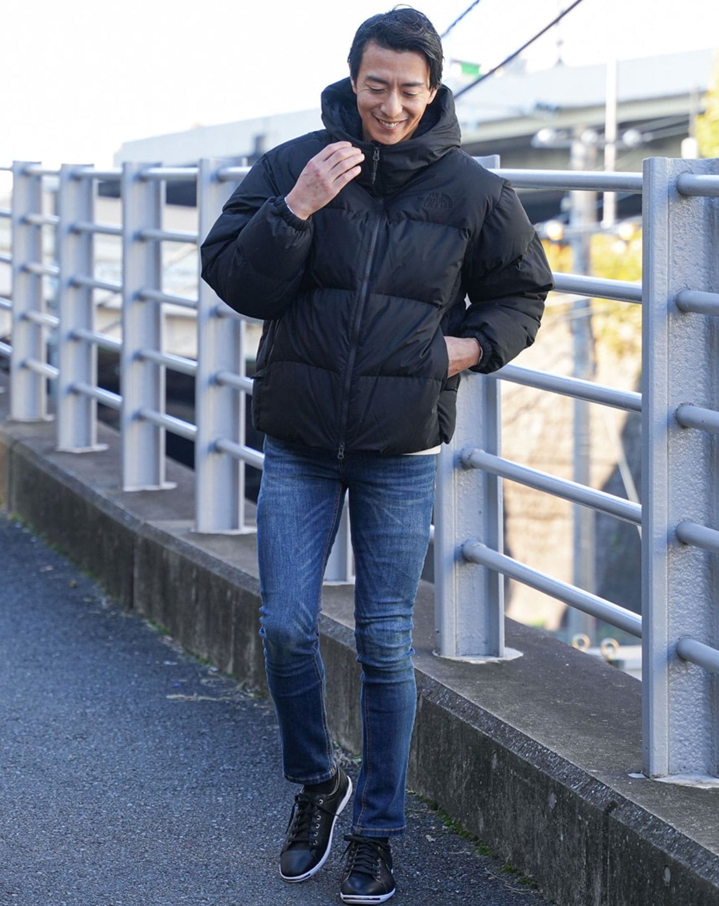 ブラック　H183cmW63kg 着用サイズ:Ｌ