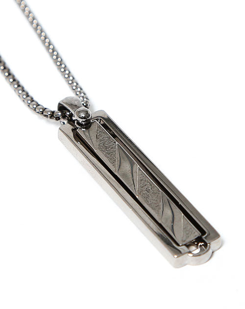 レジメンタルデザインプレートネックレス