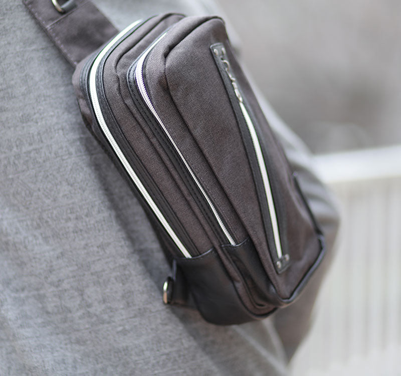 ジップデザインボディバッグ