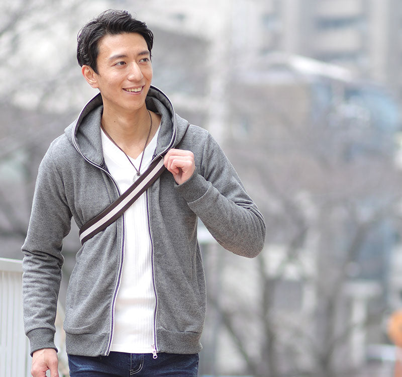 ジップデザインボディバッグ