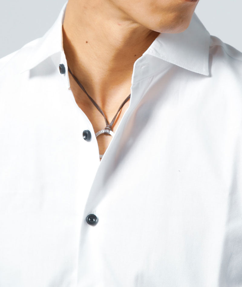 Vゾーンがきれいな襟シャツ