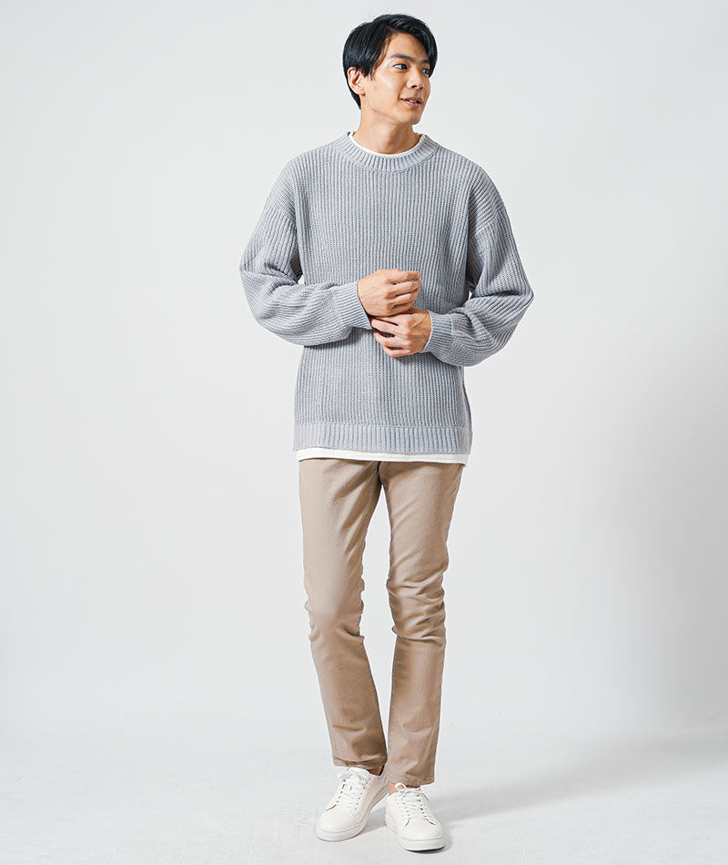 30代メンズ冬の3点コーデセット　黒コーチジャケット×グレー長袖ニットTシャツ×ベージュスリムチノパンツ