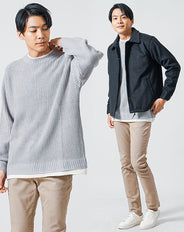 30代メンズ冬の3点コーデセット　黒コーチジャケット×グレー長袖ニットTシャツ×ベージュスリムチノパンツ