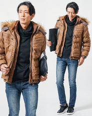 30代メンズ冬の3点コーデセット　キャメル中綿ダウンジャケット×黒タートルネックTシャツ×ネイビースリムデニムパンツ