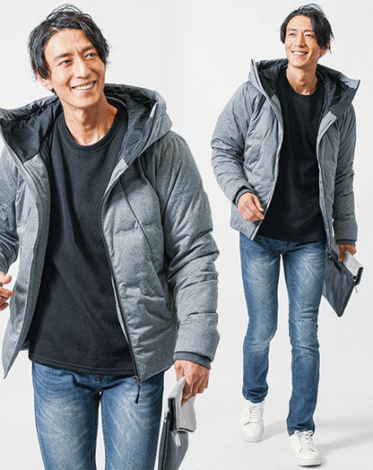 30代メンズ冬の3点コーデセット　グレーダウンジャケット×黒長袖Tシャツ×ネイビースリムデニムパンツ